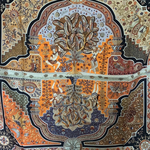 Authentic rare Hermes Aux Portes du Palais silk scarf - Picture 7 of 11